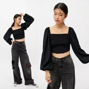 Urban Outfitters | Claudia Balloon Sleeve‎ Cropped Top Blouse in Black